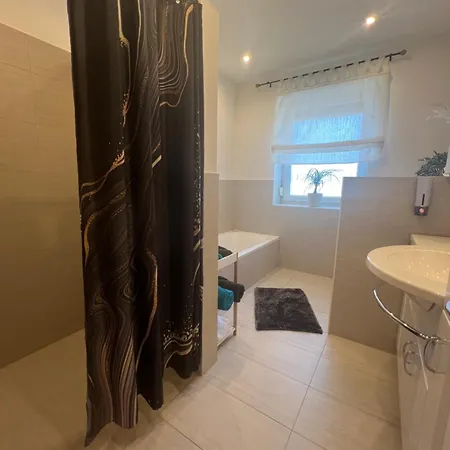 Leopold Apartamento Tschernitz