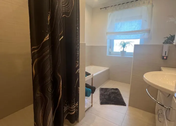 Leopold Apartamento Tschernitz